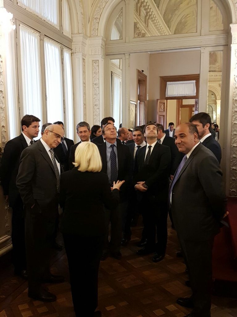 Manzur recibió al titular de aerolíneas Avianca Manzur recibió al titular de aerolíneas Avianca