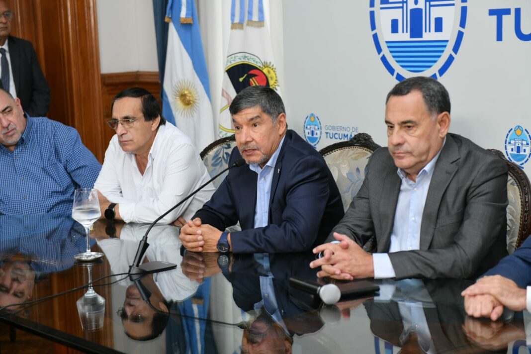 El Gobierno provincial firmó un acuerdo con el Frente de Gremios Estatales y otorgará un aumento del 11%