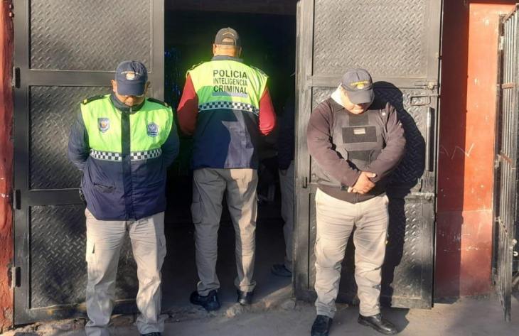 Cayeron dos sospechosos por el intento de robo a un policía en la Capital