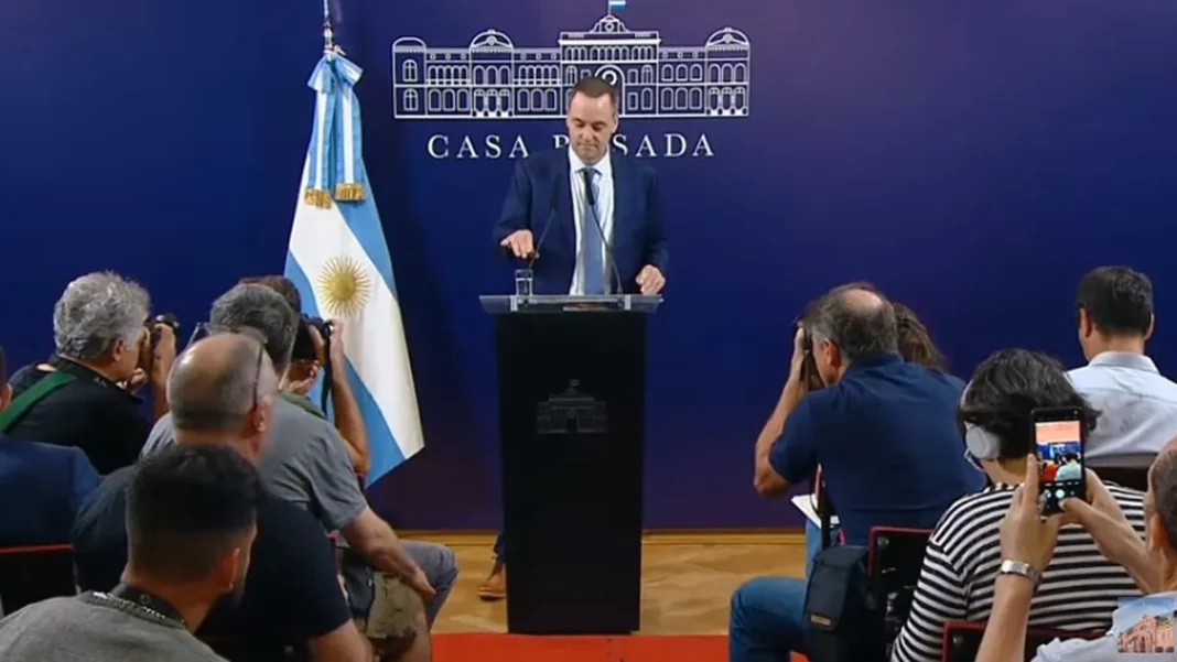 La libertad de prensa cayó a su peor nivel global en 25 años y Argentina bajó al puesto 98