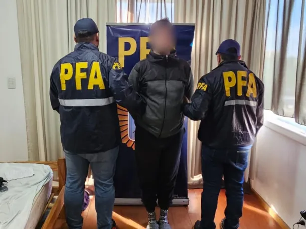 Detuvieron a un joven por amenazar con una bomba a una sinagoga de Rosario y tendría vínculos con una red extremista