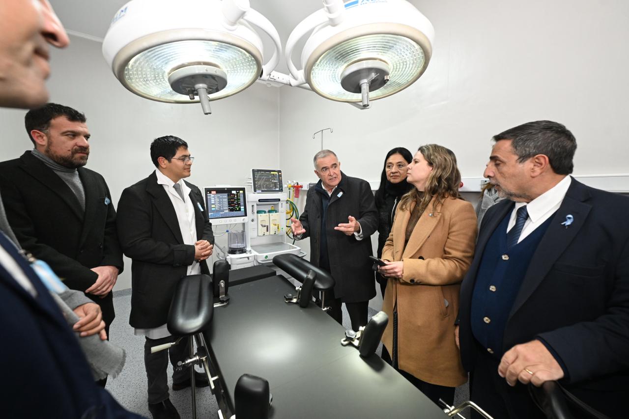 Jaldo inauguró una nueva sala de partos y un ala de quirófanos en el Hospital de Monteros