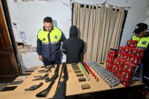 Allanamientos por un robo en Alderetes terminan con dos detenidos y seis armas secuestradas