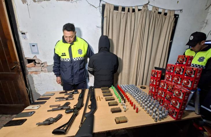 Allanamientos por un robo en Alderetes terminan con dos detenidos y seis armas secuestradas